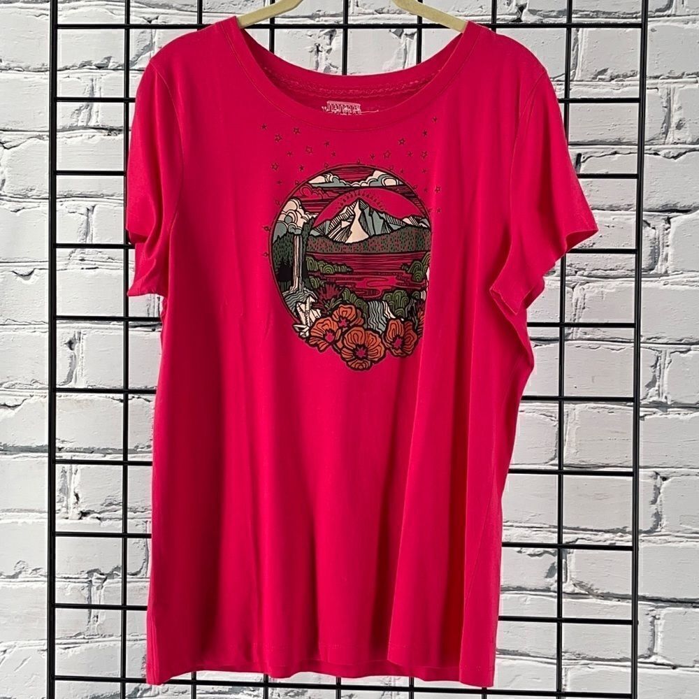 Brand new Saturday Market tee L